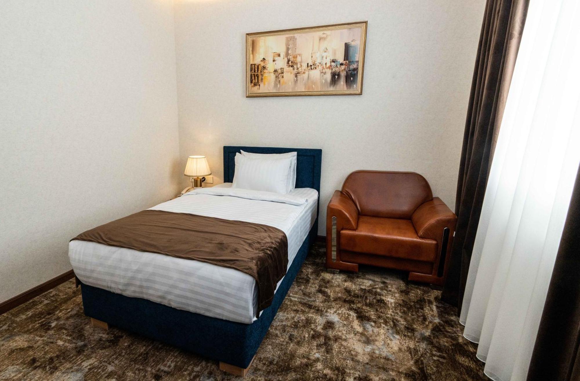 Garnet Mir Hotel Ташкент Экстерьер фото