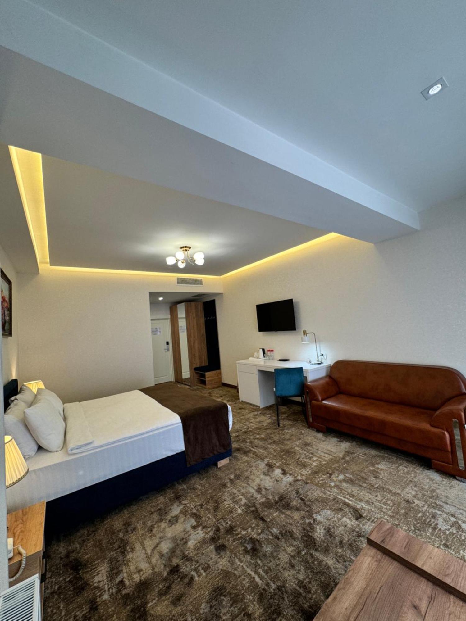 Garnet Mir Hotel Ташкент Экстерьер фото