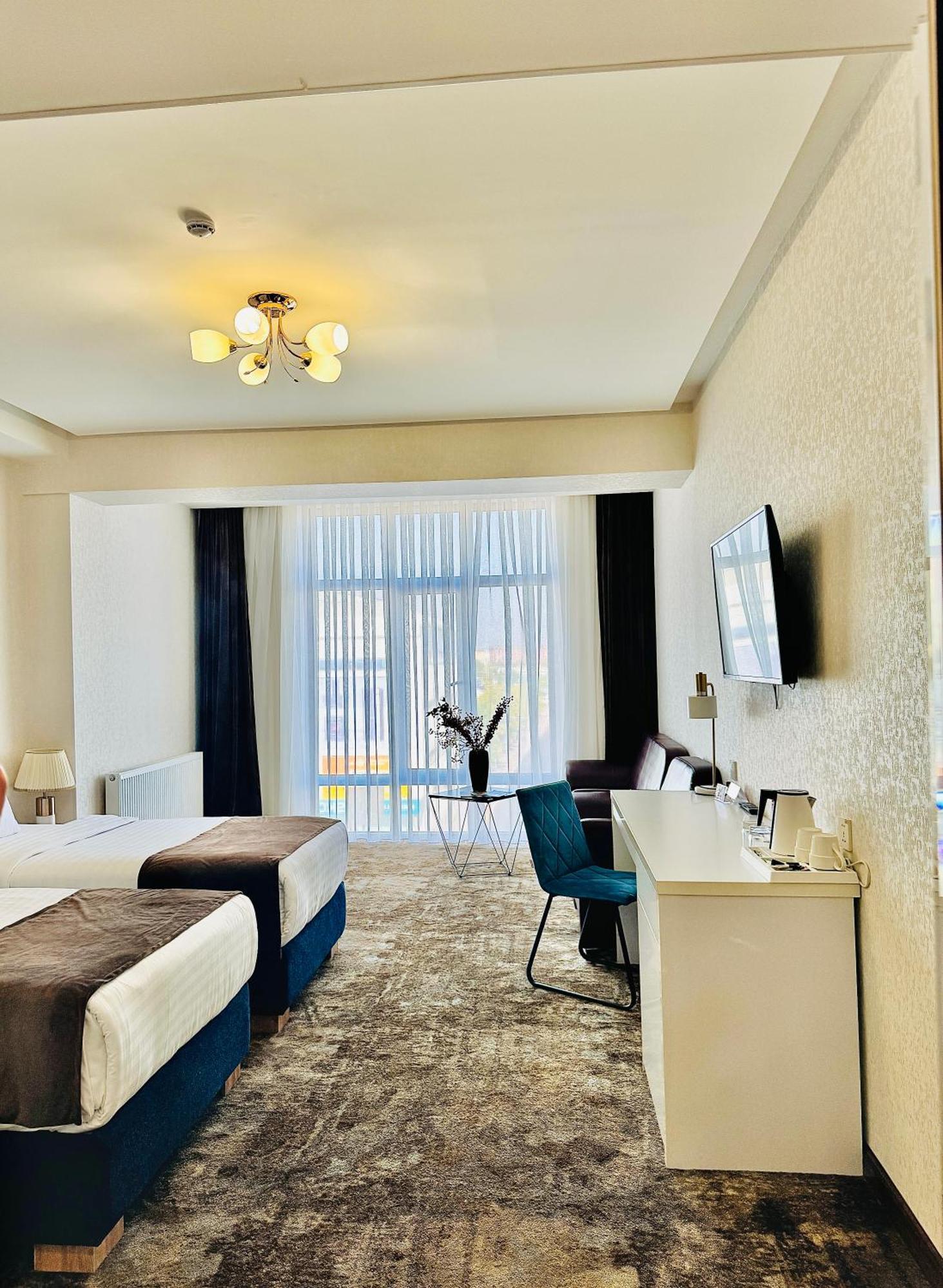 Garnet Mir Hotel Ташкент Экстерьер фото